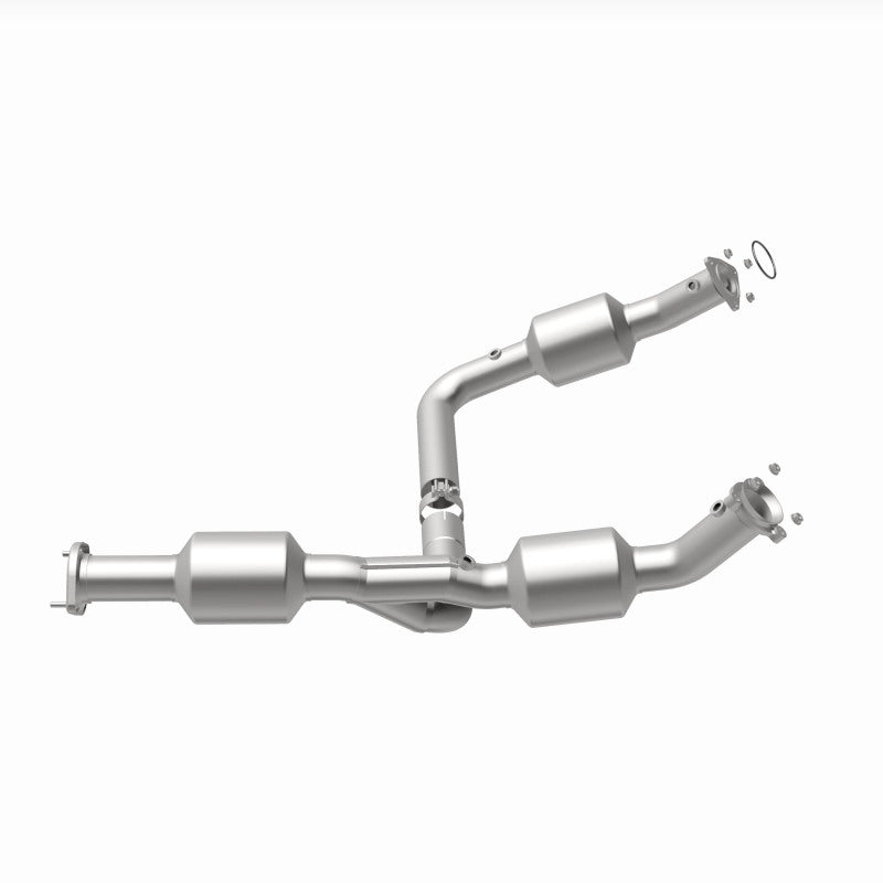 MagnaFlow 18-20 Chevrolet Express 2500 Single Underbody 4.3L Direct Fit Catalytic Converter