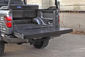 Deezee 14-19 Chevrolet Silverado Tailgate Protector Full Black-Tread