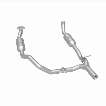 MagnaFlow 17-18 Ford E-350 6.8L Direct Fit Converter