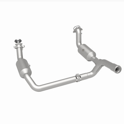 MagnaFlow 19-20 GMC Sierra 1500 Single Underbody 4.3L/5.3L Direct Fit Catalytic Converter