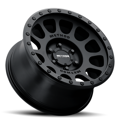 Method MR305 NV 18x9 18mm Offset 8x170 130.81mm CB Matte Black/Gloss Black Lip Wheel