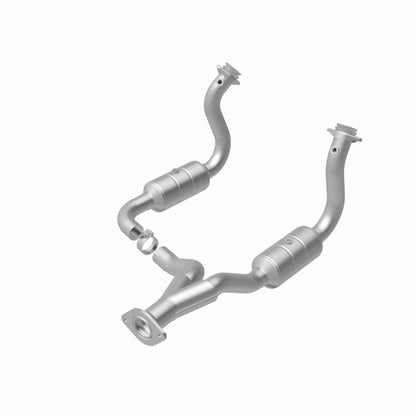 MagnaFlow 08-10 Ford F-350 Super Duty 6.8L Direct Fit Converter