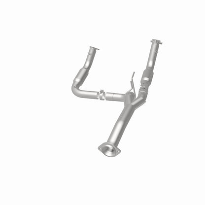 MagnaFlow 11-15 Chevrolet Silverado 2500 HD 6.0L Direct Fit Converter