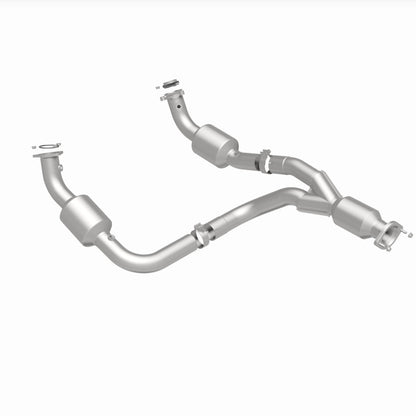 MagnaFlow 12-20 Chevrolet Express 4500 Underbody 6.0L Direct Fit Catalytic Converter