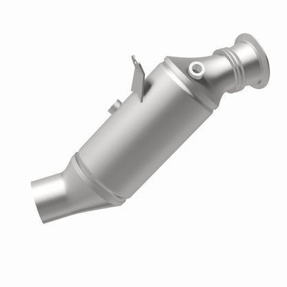 MagnaFlow Direct Fit Catalytic Converter 2015 BMW 640i/740i Underbody