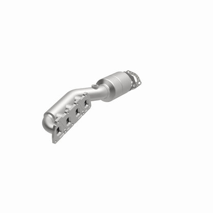 MagnaFlow Direct Fit Catalytic Converter 02-04 VW Passat 4.0L
