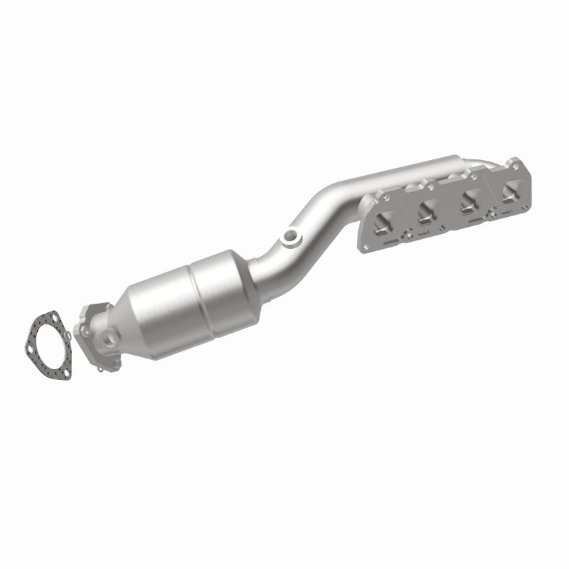 MagnaFlow Direct Fit Catalytic Converter 02-04 Volkswagen Passat 4.0L
