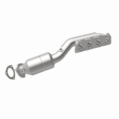 MagnaFlow Direct Fit Catalytic Converter 02-04 Volkswagen Passat 4.0L