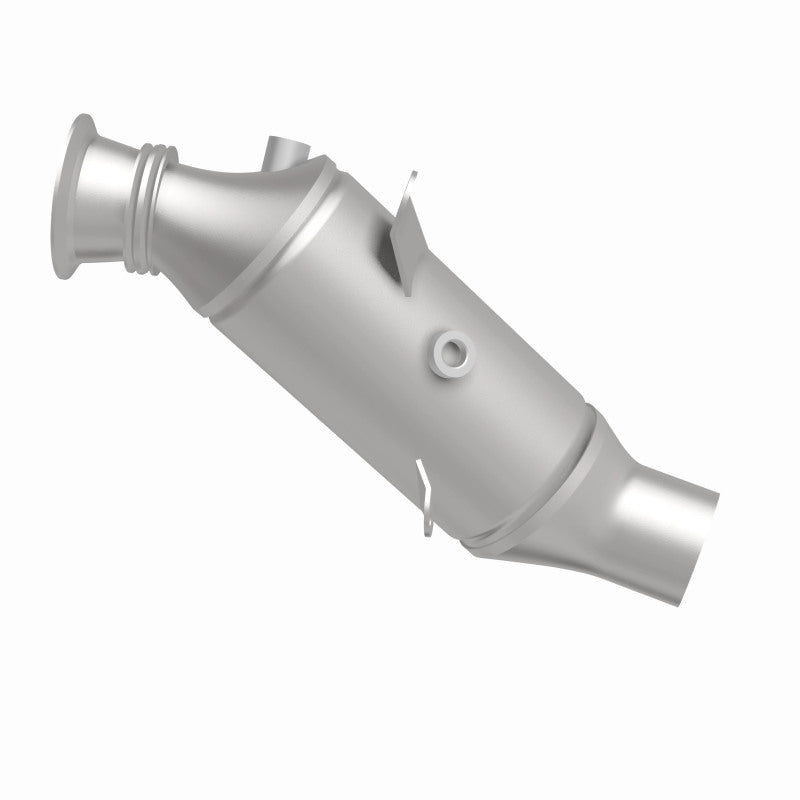 MagnaFlow Direct Fit Catalytic Converter 2015 BMW 640i/740i Underbody