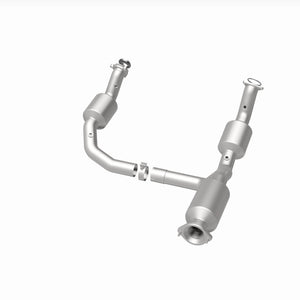 MagnaFlow 2021 Chevrolet Express 2500 4.3L Underbody Direct-Fit Catalytic Converter