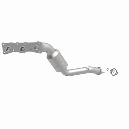 MagnaFlow Direct Fit Catalytic Converter 2008-2010 BMW 528i/528i xDrive 3.0L Underbody