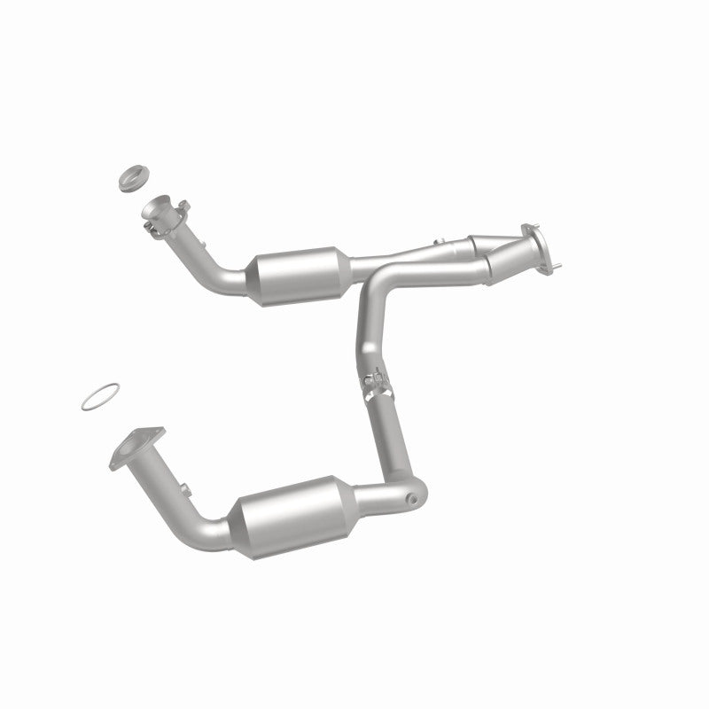 MagnaFlow DF Catalytic Conv OEM 2005 GMC Sierra/Chevrolet Silverado 1500/Cadillac Escalade Underbody