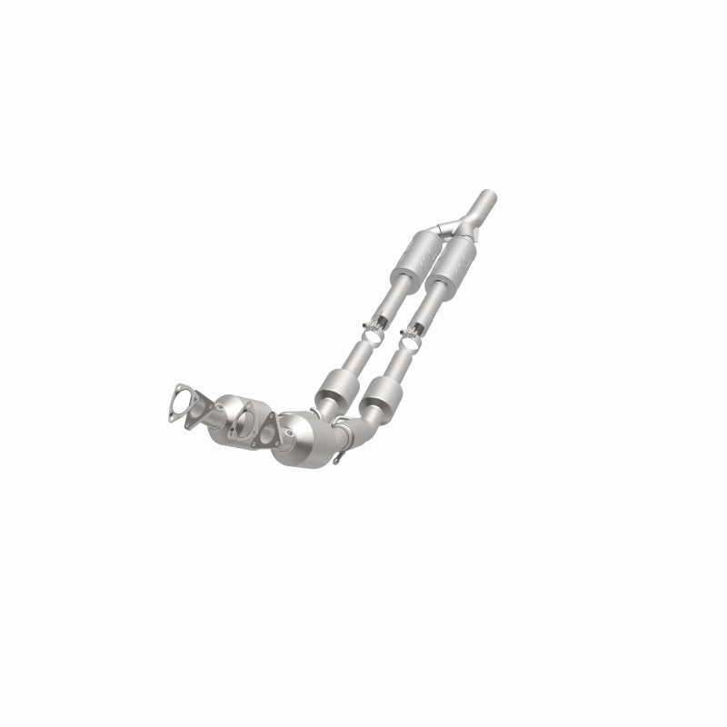 MagnaFlow Direct Fit Catalytic Converter 2012-2015 Passat (B7) 3.6L V6 OEM Grade
