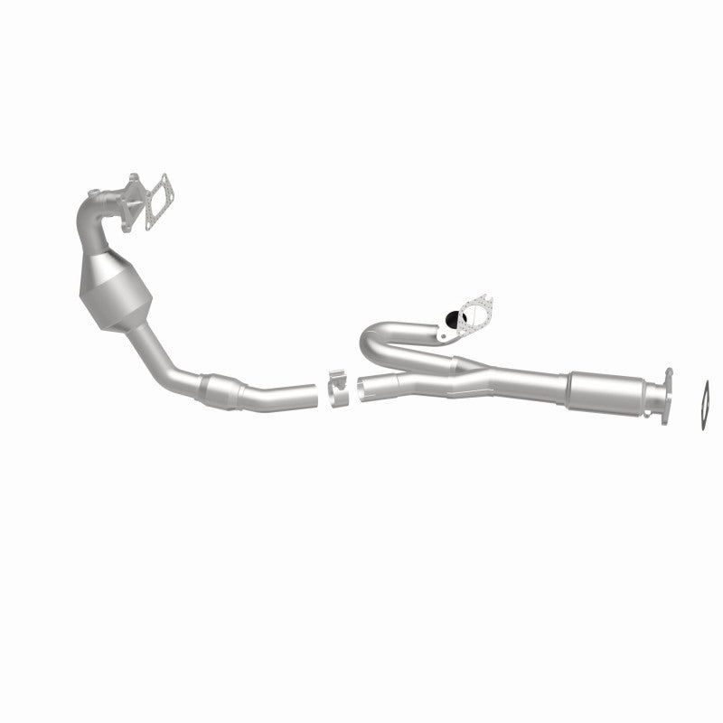 MagnaFlow Direct Fit Catalytic Converter 2010-2011 SRX 3 L Underbody