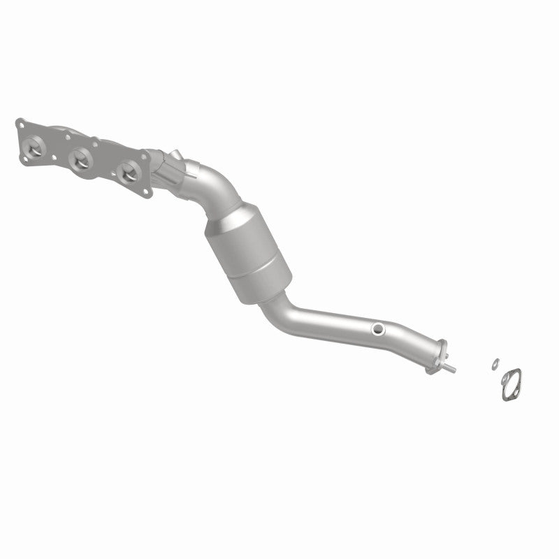 MagnaFlow Direct Fit Catalytic Converter 2008-2010 BMW 528i/528i xDrive 3.0L Underbody