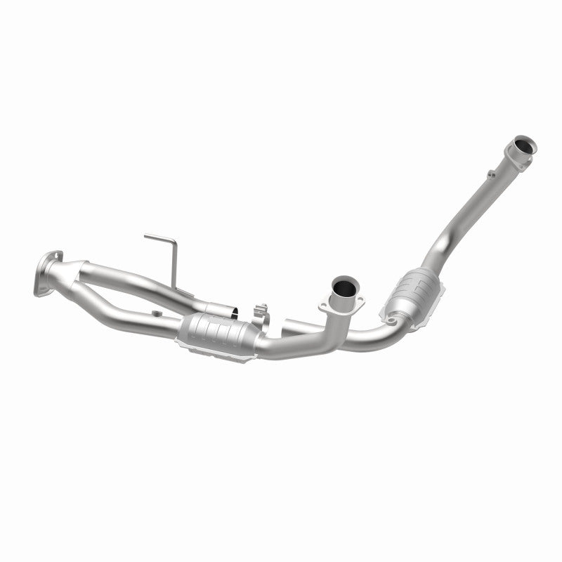 MagnaFlow Direct Fit Catalytic Converter 05-06 Jeep Grand Cherokee 3.7L Y-Pipe Assembly