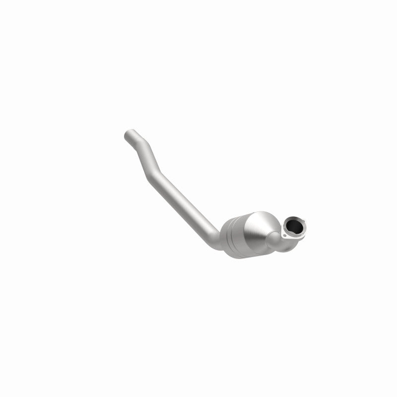 MagnaFlow Direct Fit Catalytic Converter 2006-2011 R350 3.5 L Underbody