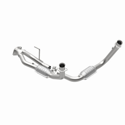 MagnaFlow Direct Fit Catalytic Converter 05-06 Jeep Grand Cherokee 3.7L Y-Pipe Assembly
