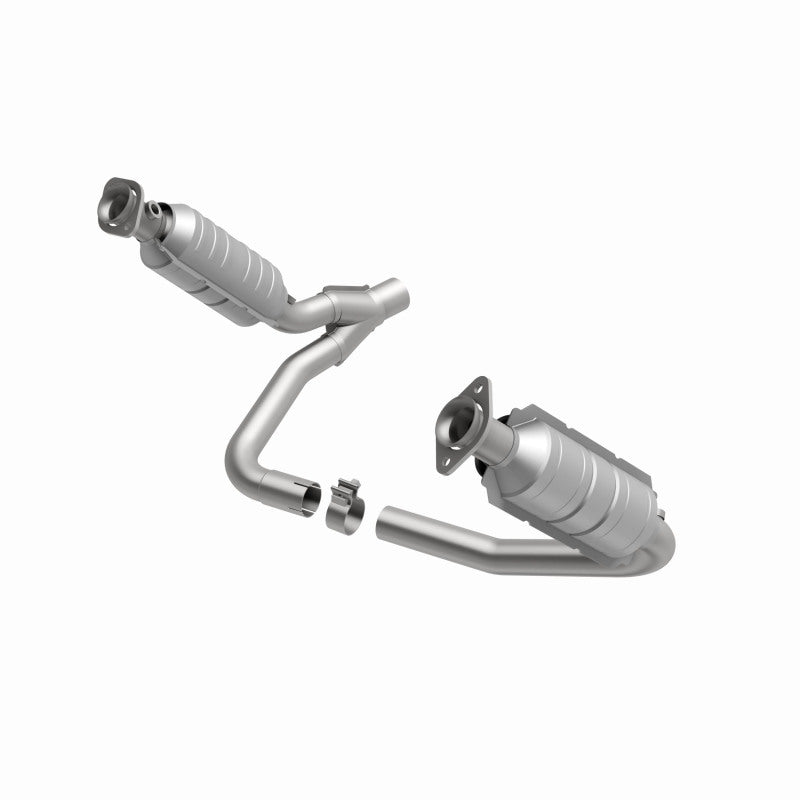 MagnaFlow Direct Fit Catalytic Converter Dakota 05-06 6 3.7L