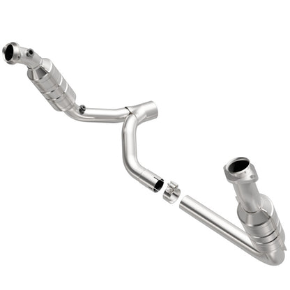 MagnaFlow Direct Fit Catalytic Converter 2006 Dodge RAM 1500 Pickup 5.7L Solid Front Axle