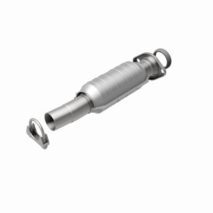MagnaFlow Direct Fit Catalytic Converter 04 Toyota Sienna 3.3L