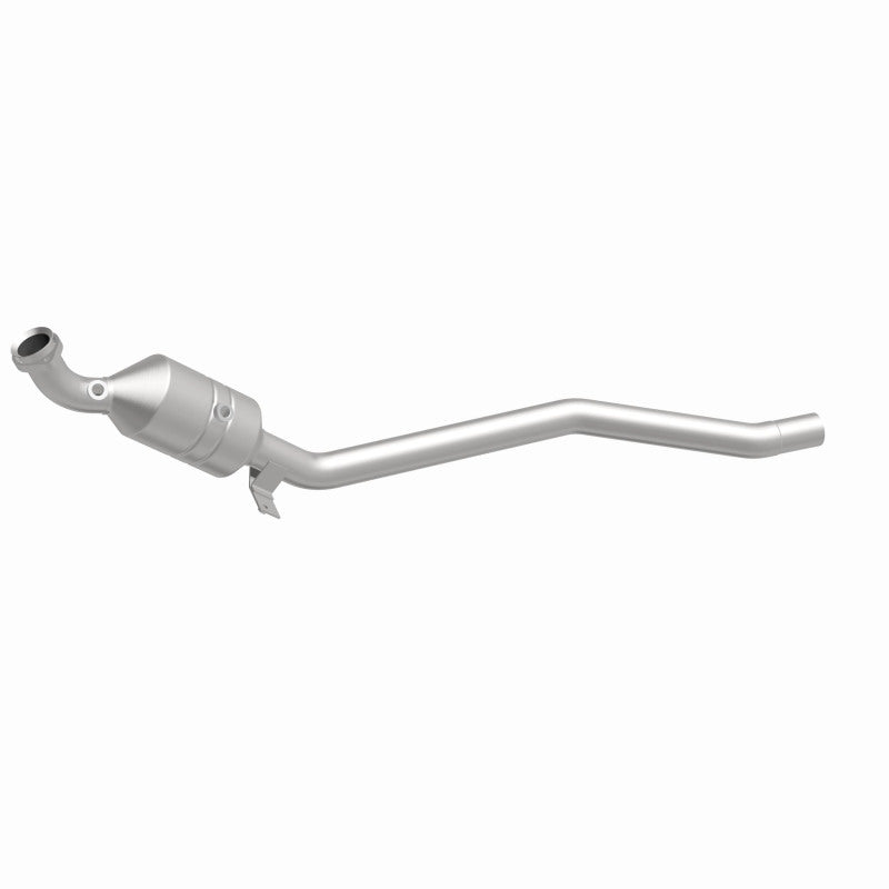 MagnaFlow Direct Fit Catalytic Converter 2006-2011 R350 3.5 L Underbody