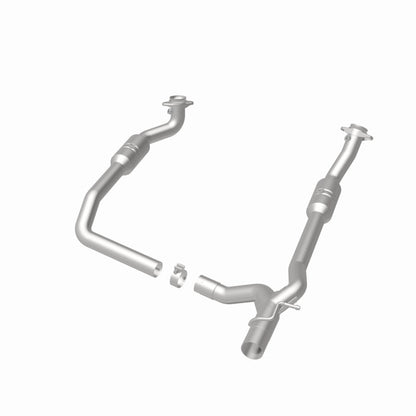 MagnaFlow Direct Fit Catalytic Converter 2009-2012 E-150 5.4 L Underbody