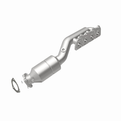 MagnaFlow Direct Fit Catalytic Converter 02-04 VW Passat 4.0L