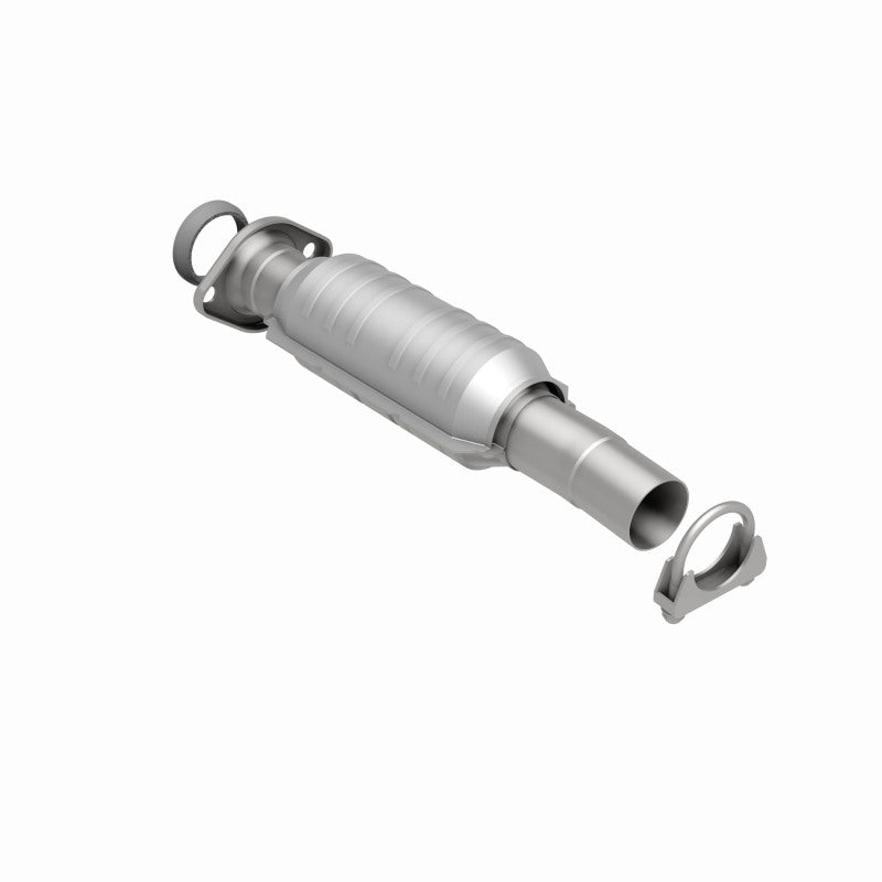 MagnaFlow Direct Fit Catalytic Converter 04-06 Toyota Sienna 3.3L AWD Rear