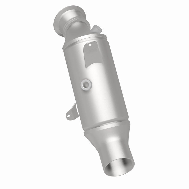 MagnaFlow Direct Fit Catalytic Converter 2015 BMW 640i/740i Underbody
