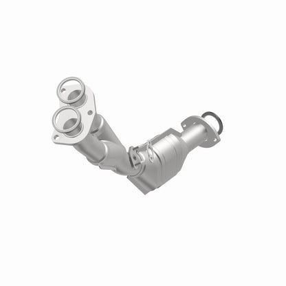 MagnaFlow Direct Fit Catalytic Converter 01-04 Toyota Tacoma 2.7L fr