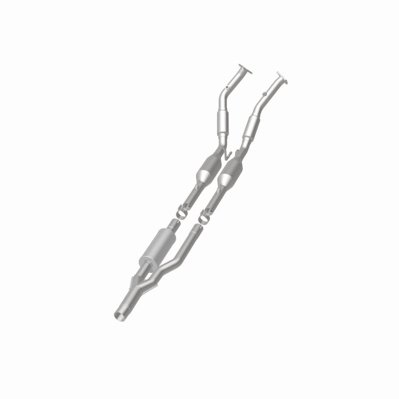 MagnaFlow Direct Fit Catalytic Converter 06- Audi A3 Quattro 3.2L