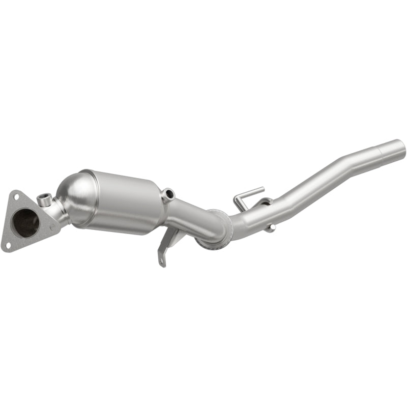 MagnaFlow Direct Fit Catalytic Converter 11-15 Volkswagen Touareg V6 3.6 OEM Underbody