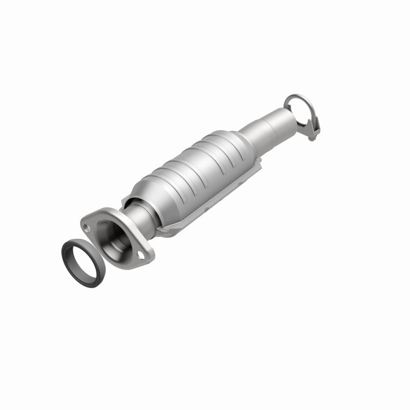MagnaFlow Direct Fit Catalytic Converter 04-06 Toyota Sienna 3.3L AWD Rear