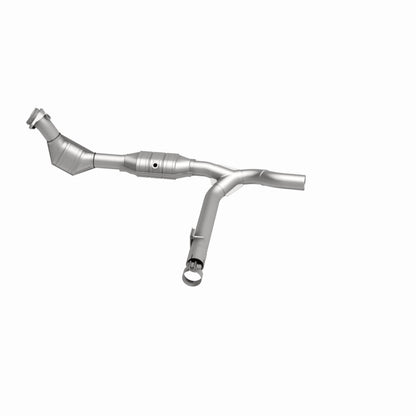 MagnaFlow Direct Fit Catalytic Converter 99-00 Ford F-150 4.6L