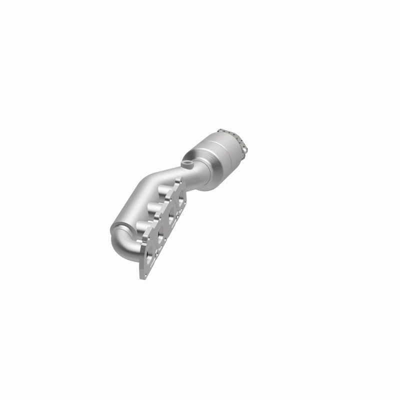 MagnaFlow Direct Fit Catalytic Converter 02-04 VW Passat 4.0L