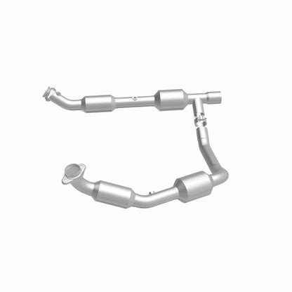 MagnaFlow Direct Fit Catalytic Converter 05-06 Ford E-350 Super Duty 5.4L