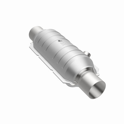 MagnaFlow Universal Catalytic Converter 2.25 OEM Angled O2