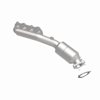 MagnaFlow Direct Fit Catalytic Converter 02-04 Volkswagen Passat 4.0L