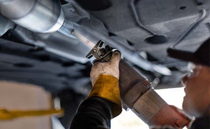 MagnaFlow Universal Catalytic Converter 2 Angled In/Out