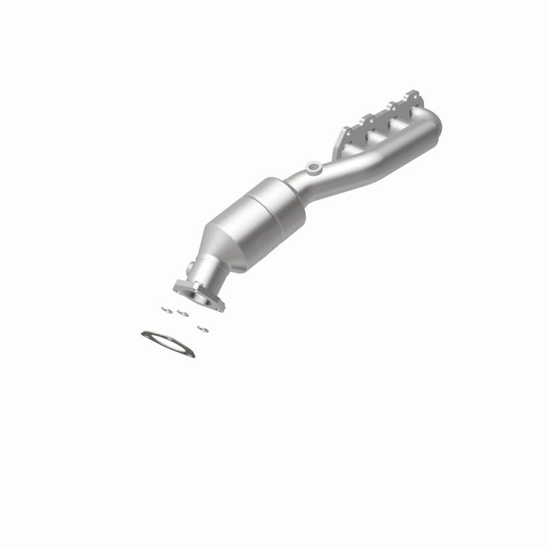 MagnaFlow Direct Fit Catalytic Converter 02-04 VW Passat 4.0L