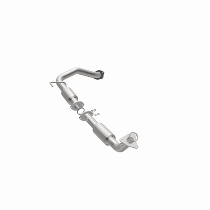 MagnaFlow 08-17 Toyota Sequoia 5.7L CARB Compliant Direct-Fit Catalytic Converter