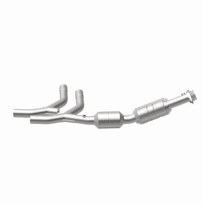 MagnaFlow Direct Fit Catalytic Converter 05-07 Ford E150 4.6L Passenger Side