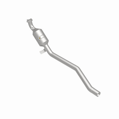 MagnaFlow Direct Fit Catalytic Converter 2006-2011 R350 3.5 L Underbody