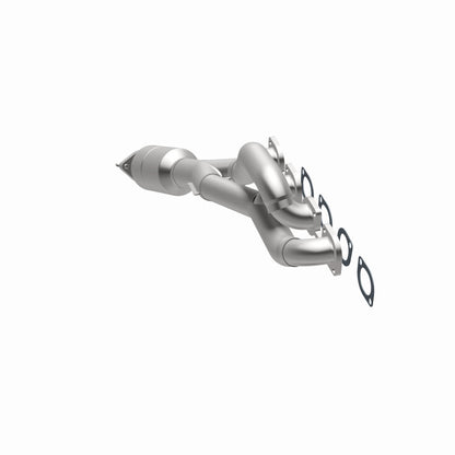 MagnaFlow Direct Fit Catalytic Conv BMW 99-03 540I 4.4L / 99-01 740I/740IL 4.4L California - P/S
