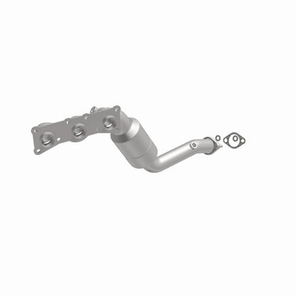 MagnaFlow Direct Fit Catalytic Converter 2008-2010 BMW 528i/528i xDrive 3.0L Underbody