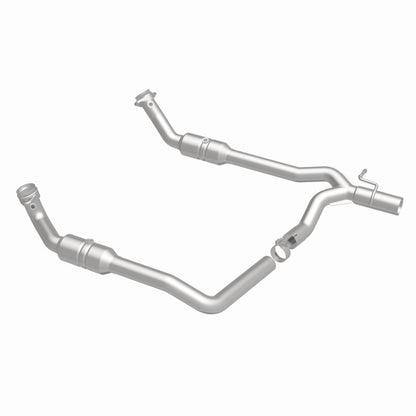 MagnaFlow Direct Fit Catalytic Converter 2009-2012 E-150 5.4 L Underbody
