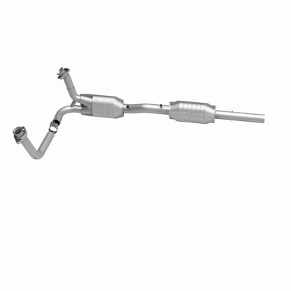 MagnaFlow Direct Fit Catalytic Converter 96 Bronco F150/F250 2 Conv