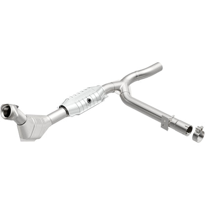 MagnaFlow Direct Fit Catalytic Converter 99-00 Ford F-150 4.6L