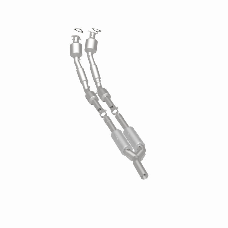 MagnaFlow Direct Fit Catalytic Converter 2012-2015 Passat (B7) 3.6L V6 OEM Grade